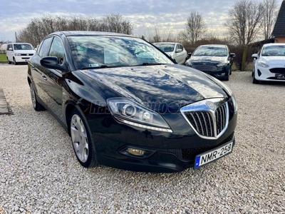 LANCIA DELTA 1.6 Mjet Platino Seletronic 1 Év Garanciával. Téli-nyári kerékszett