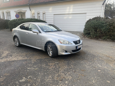 LEXUS IS 220d Base