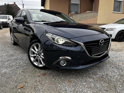 MAZDA 3 2.2 D Revolution NAVI!Kulcs nélküli nyitás-zárás!Head-UpDisplay!Tempomat!Radar elől-hátul!Ülésfűt