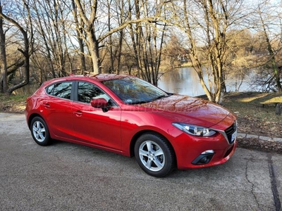 MAZDA 3 Valós garantált 10.600 KM! Garázsban tartott autó!