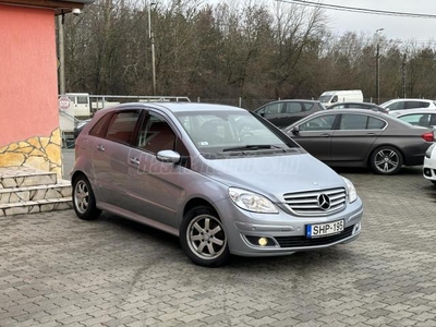 MERCEDES-BENZ B 180 CDI SPECIAL EDITION ÚJSZGUMI 16K 2XPDC TEMP FÜL NAVI HIFI KAM ISOFIX 113EKM SZÉP ÁLL