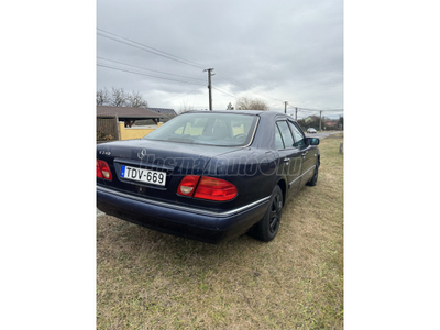 MERCEDES-BENZ E 240 Elegance