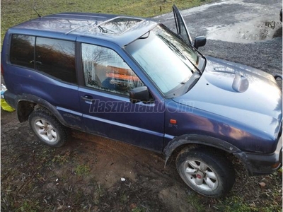 NISSAN TERRANO II 2.4 Comfort