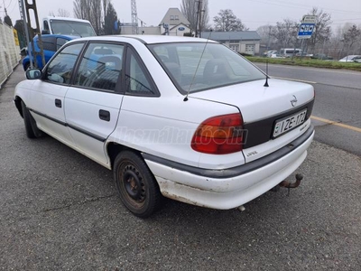 OPEL ASTRA F 1.4 16V GL Plus +SZERVÓ+KLÍMA+VONÓHOROG+