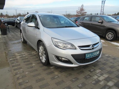 OPEL ASTRA J Sports Tourer 1.4 T Start-Stop Cosmo / 139 EZER KM / SZERVIZKÖYNV / ALU / NAVI / PDC /