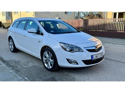 OPEL ASTRA J Sports Tourer 1.7 CDTI Sport