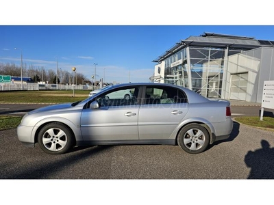 OPEL VECTRA C 1.9 CDTI Essentia 120 LE / BŐR / NAPFÉNYTETŐ / LEVEHETŐ VONÓHOROG / TÉLI-NYÁRI GUMIK