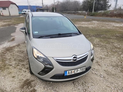 OPEL ZAFIRA TOURER 1.4 T Cosmo 83.000km. Végig Szervizelt.5-6 Literes fogyasztás. Szép belső állapot