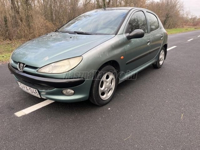 PEUGEOT 206 1.1 Presence