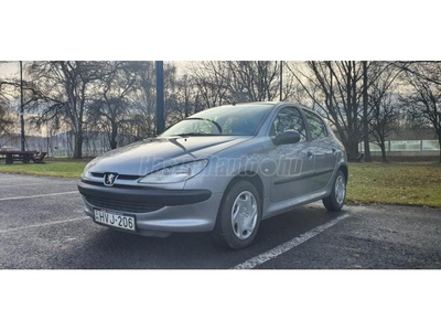 PEUGEOT 206 1.4 Color Line