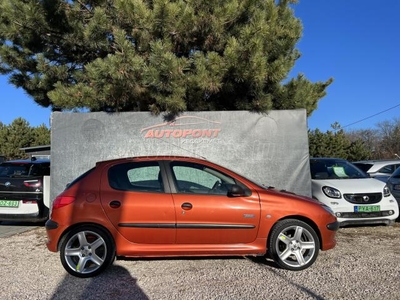 PEUGEOT 206 1.4 Premium KLÍMÁS. FRISS MŰSZAKI VIZSGA TÉLI NYÁRI SZETT. 8DB ALUFELNI!!