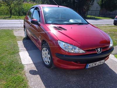 PEUGEOT 206 1.4 Trendy