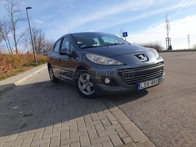 PEUGEOT 207 1.4 HDi 200 év