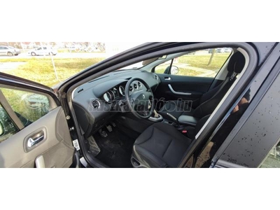 PEUGEOT 308 1.4 VTi Confort