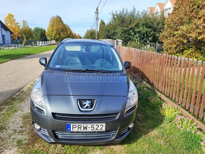 PEUGEOT 5008 1.6 HDi Allure