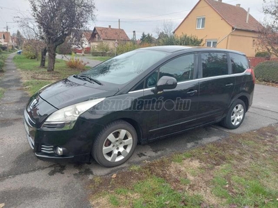 PEUGEOT 5008 1.6 HDi Business Edition