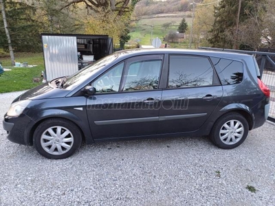 RENAULT GRAND SCENIC Scénic 2.0 dCi Privilege 8 kerék 2 kártya