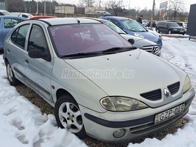 RENAULT MEGANE 1.4 16V RN Cool Vonóhorog Új Téligumi Klíma Szervokormány Légzsák El.ablak