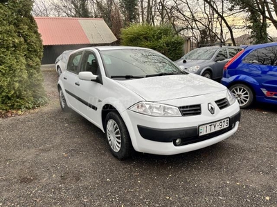 RENAULT MEGANE 1.4 Authentique Plus