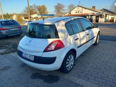 RENAULT MEGANE 1.4 Authentique Plus