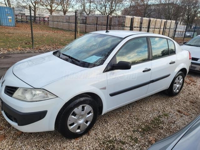 RENAULT MEGANE Limousine 1.4 Base