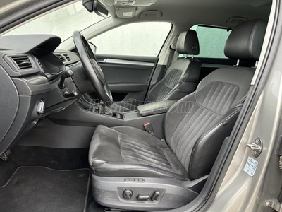 SKODA SUPERB Combi 2.0 TDi SCR Style /SmartLink-ACC-Kamera-Alcantara-4xÜlésfűtés/ Magyarországi/ B-230