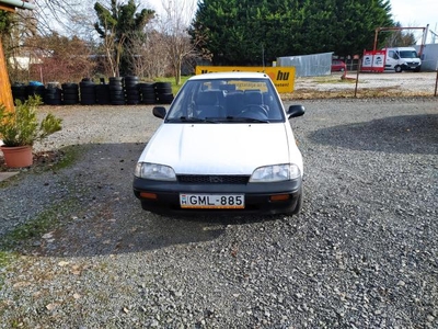 SUZUKI SWIFT Sedan 1.3 GL