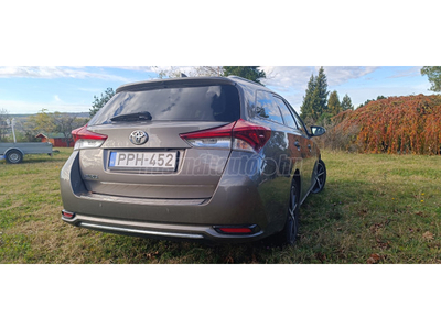 TOYOTA AURIS 1.6 Active