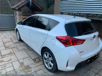 TOYOTA AURIS 1.8 HSD Lounge (Automata) long