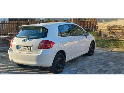 TOYOTA AURIS 2.0 D-4D Executive