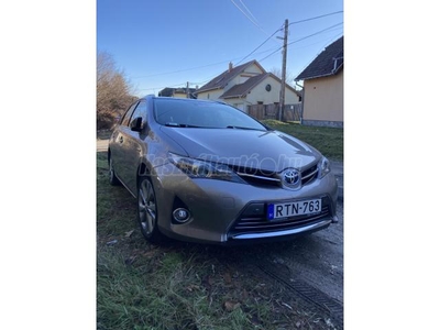 TOYOTA AURIS Touring Sports 1.8 HSD Active (Automata)