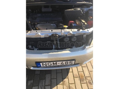 TOYOTA AVENSIS VERSO 2.0 SOL