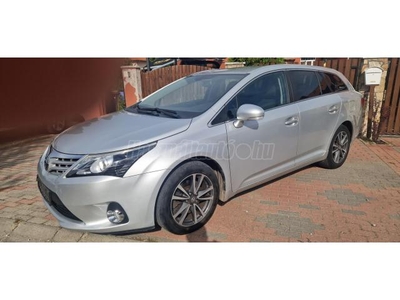 TOYOTA AVENSIS Wagon 2.2 DCAT Premium (Automata) Keyless.Navi Kamera Toyota Szerv.könyv Sérmentes