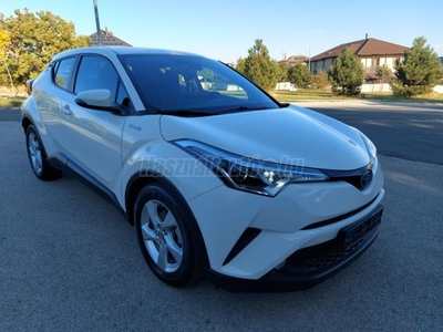 TOYOTA C-HR 1.8 Hybrid Comfort Business e-CVT NAVI-ÜLÉS F-T.TART TEMPOMAT-17 ALU-SÁVTARTÓ-T.KAMERA-86eKm