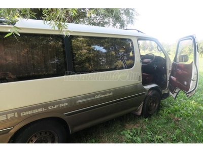 TOYOTA HI-ACE Hiace Combi 2.4 LD