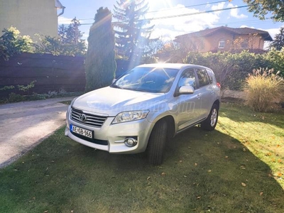 TOYOTA RAV 4 Rav4 2.2 D-4D Executive Tuladonostól