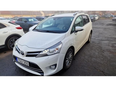 TOYOTA VERSO 1.6 D-4D Executive [7 személy] M.o.-i szervizkönyv. bőr. navi. bixenon