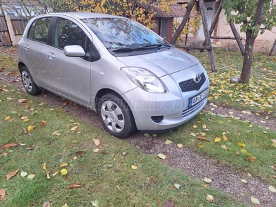 TOYOTA YARIS 1.0 998 Ice