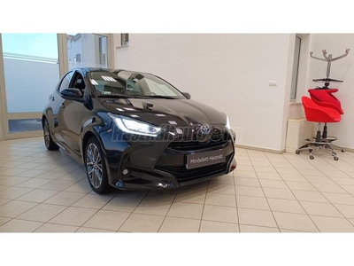 TOYOTA YARIS 1.5 Hybrid Comfort Style Tech e-CVT MAGYAR