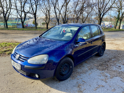 VOLKSWAGEN GOLF V 1.6 Trendline