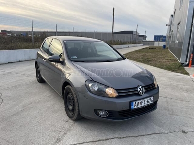 VOLKSWAGEN GOLF VI 1.6 TDi Comfortline Friss vezérléssel Téli-nyári kerékszettel