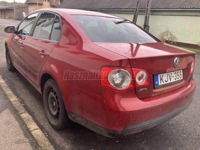 VOLKSWAGEN JETTA 1.6 Trendline