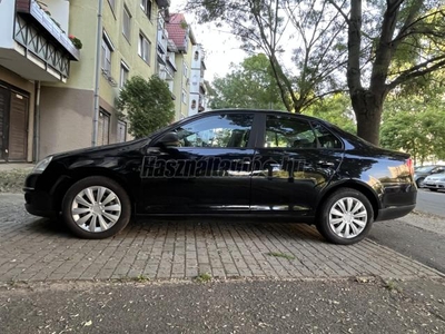 VOLKSWAGEN JETTA 1.6 Trendline Family