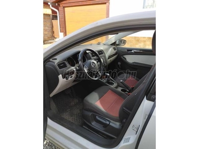 VOLKSWAGEN JETTA VI 1.4 TSI BMT Comfortline DSG