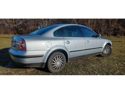 VOLKSWAGEN PASSAT V 1.6 Trendline