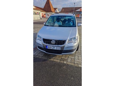 VOLKSWAGEN TOURAN 1.6 Trendline