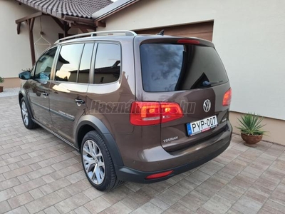 VOLKSWAGEN TOURAN 2.0 CR TDI Highline DSG [7 személy] Cross Touran F1 7személy LED