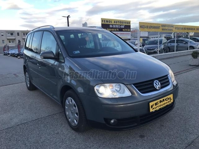 VOLKSWAGEN TOURAN 2.0 PD TDI Trendline DSG Megkímélt! Szervízkönyv! Navigáció!