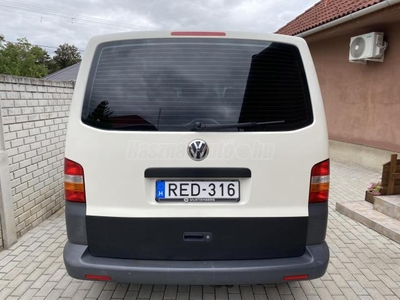 VOLKSWAGEN TRANSPORTER T5 1.9 TDI Caravelle Comfortline