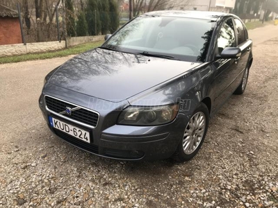 VOLVO S40 2.0 D Momentum